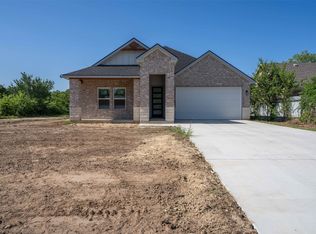 5208 Cox St, Fort Worth, TX 76105