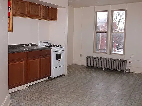 57 S Hamilton St #4 — Photo 2