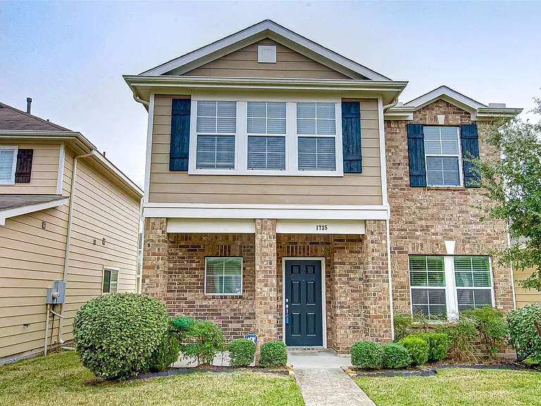 1735 Nichole Woods Dr — Photo 3