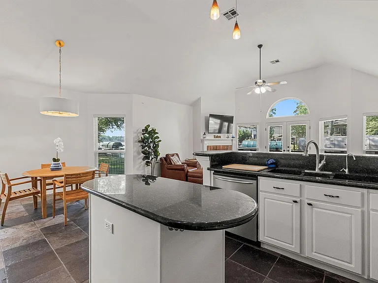 5094 Pleasure Lake Dr — Photo 15
