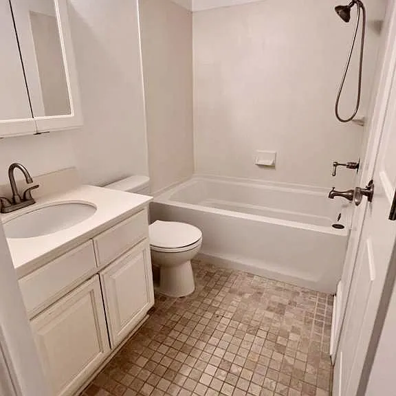 3805 Houma Blvd #C107 — Photo 9