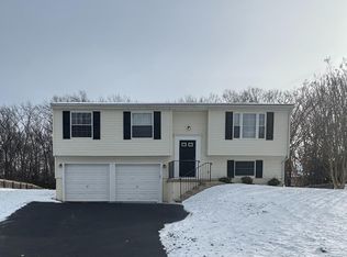 2352 Ironwood Dr, Waldorf, MD 20601