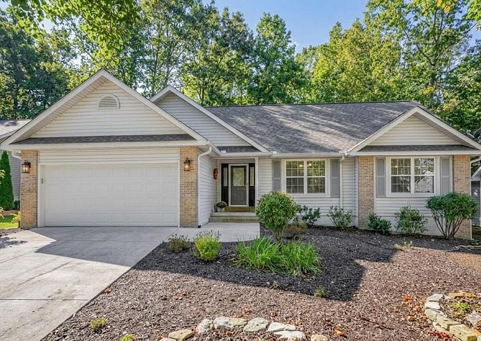 1st image of 143 Lakeside Dr