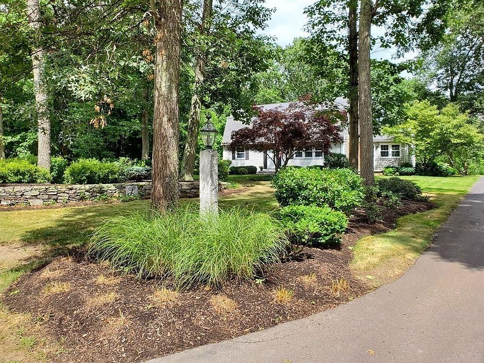 1st image of 33 Valerie Dr