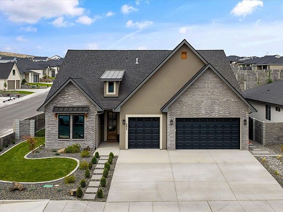 2nd image of 686 Cortona