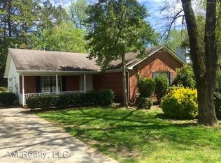6214 Round Hill Rd, Charlotte, NC 28211