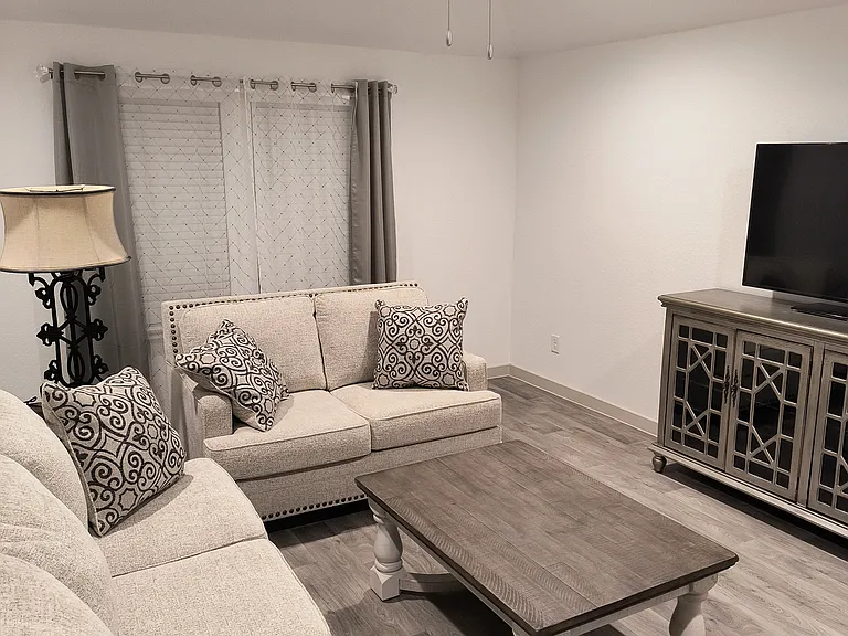 350 Silver Bridge Ct — Photo 5
