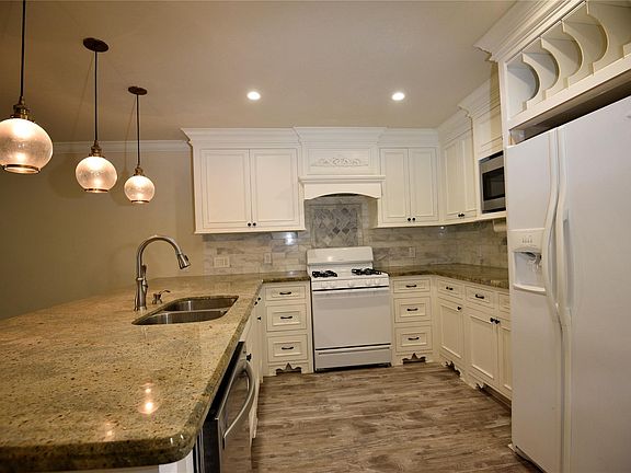 5th image of 9997 Hyacinth Way