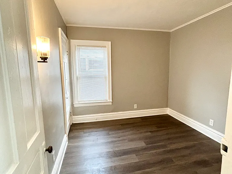109 Unger Ave #2 — Photo 3