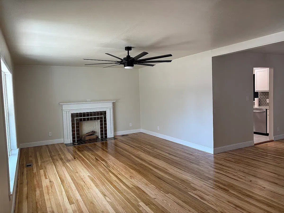 3 bed, 1888 sqft, $2,000 — Photo 2