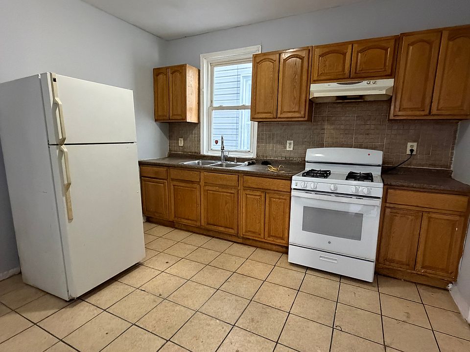 1st image of 97 Wilkinson Ave #4