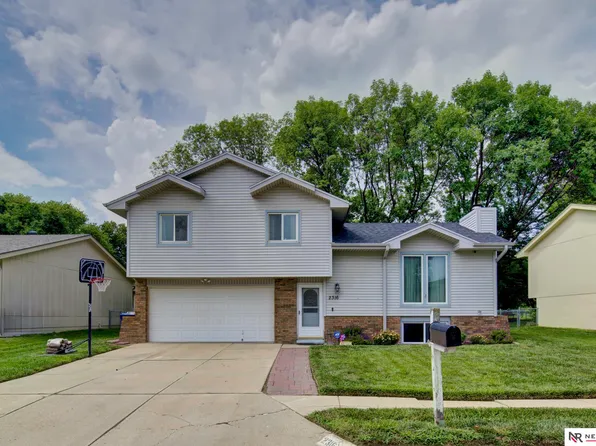 2316 Georgetown Pl, Bellevue, NE 68123