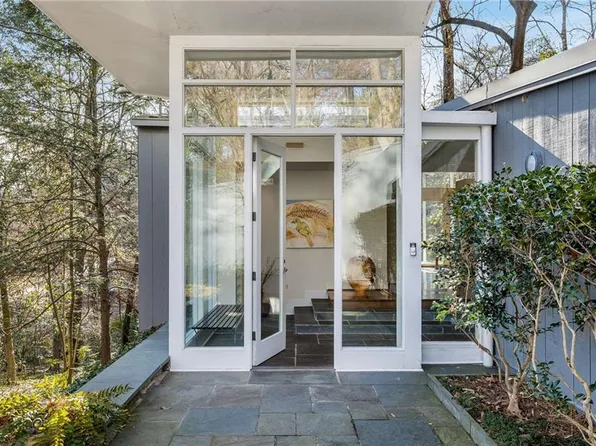 1105 Crest Valley Dr, Atlanta, GA 30327