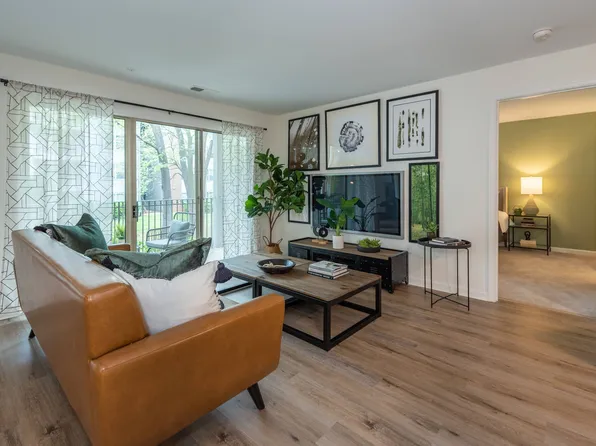 The Villages at Decoverly