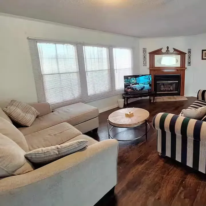 3 bed, 2000 sqft, $1,300 — Photo 4