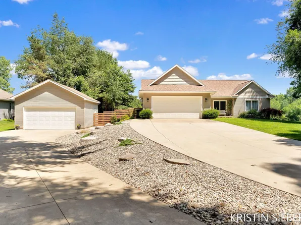 9760 Jade Dr, Allendale, MI 49401