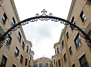 417B S Taylor Ave APT 2A, Oak Park, IL 60302