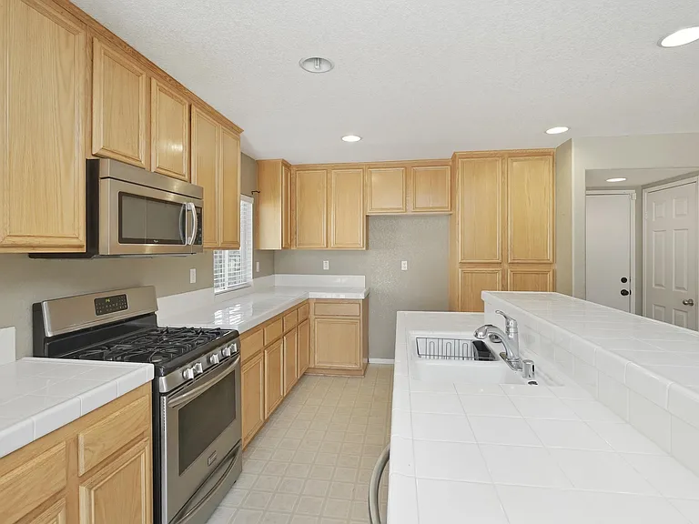 3627 E Avenue H10 — Photo 3