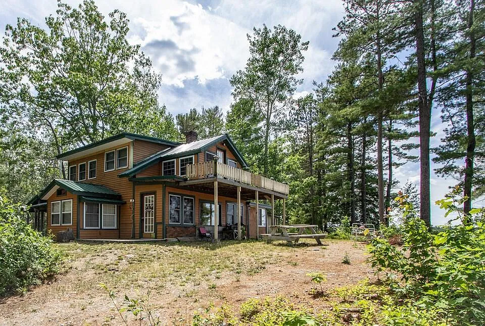49 Edgecomb Rd