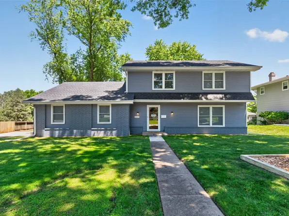 2115 Pleasant St, West Des Moines, IA 50265