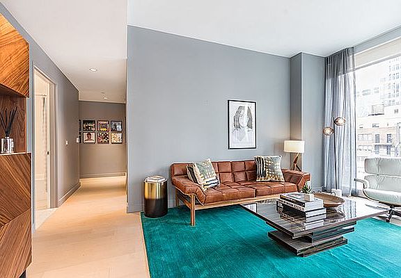 4th image of 242 W 53rd St APT 18E