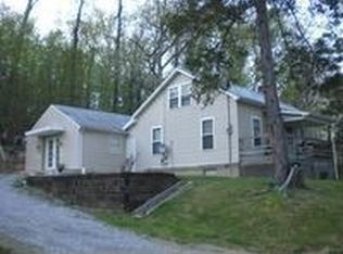 5374 Pigeon Hill Rd, Spring Grove, PA 17362