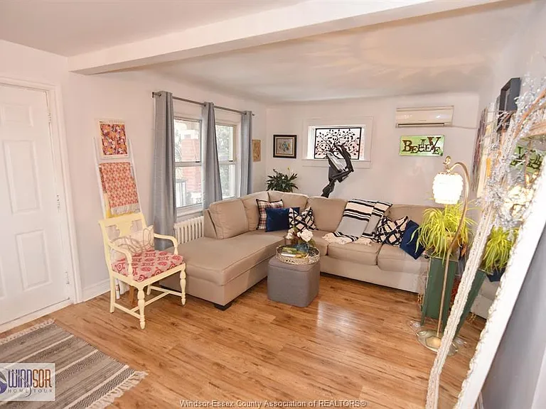 2471 Pillette Rd — Photo 17