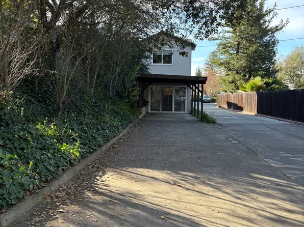 1695 Ronne Dr #A, Santa Rosa, CA 95404