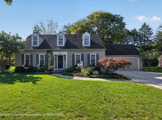902 Northgate Dr, East Lansing, MI 48823