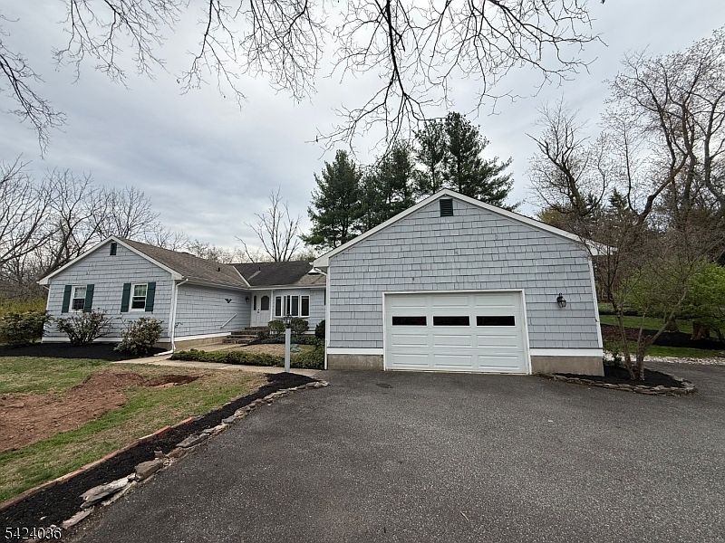 1st image of 42 Welisewitz Rd