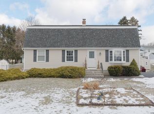 2 Spruce Ct, Voorheesville, NY