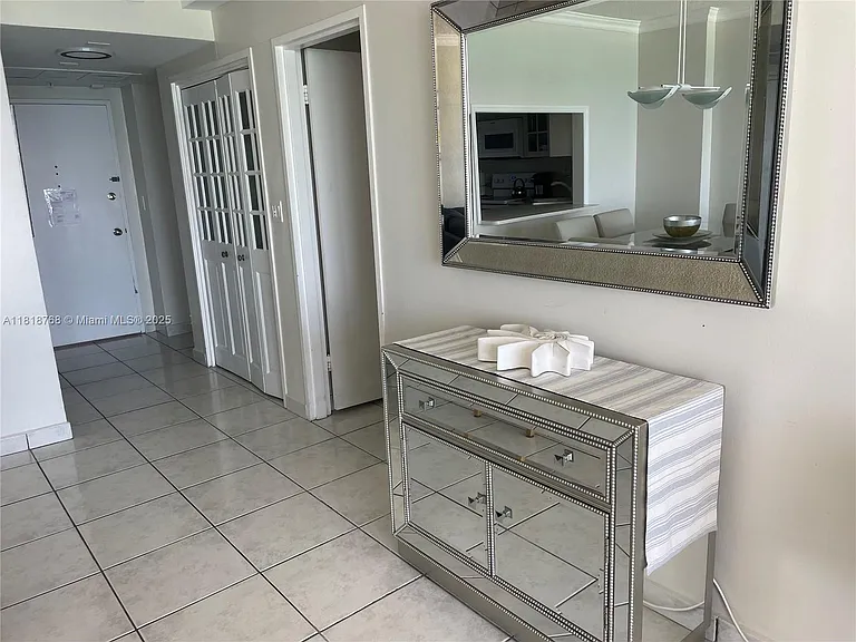 5601 Collins Ave #1210 — Photo 5