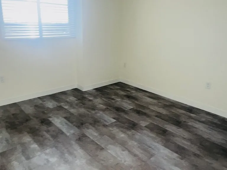 1265 W 31st St #108 — Photo 13