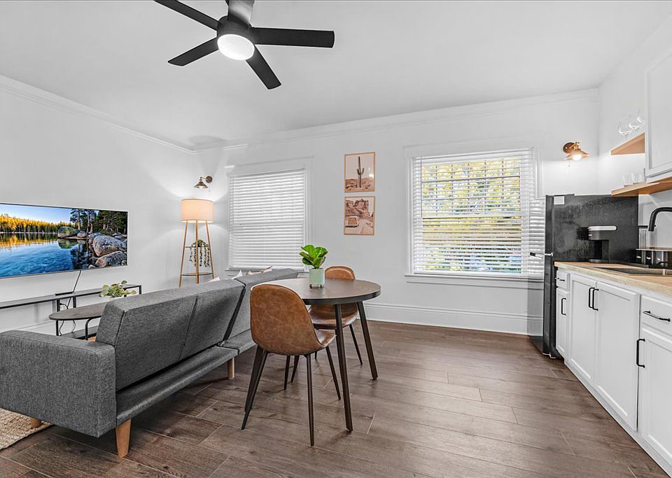 Kitchen (Dining table) + Living Room