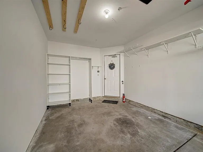 5S530 Scots Dr #18F — Photo 24