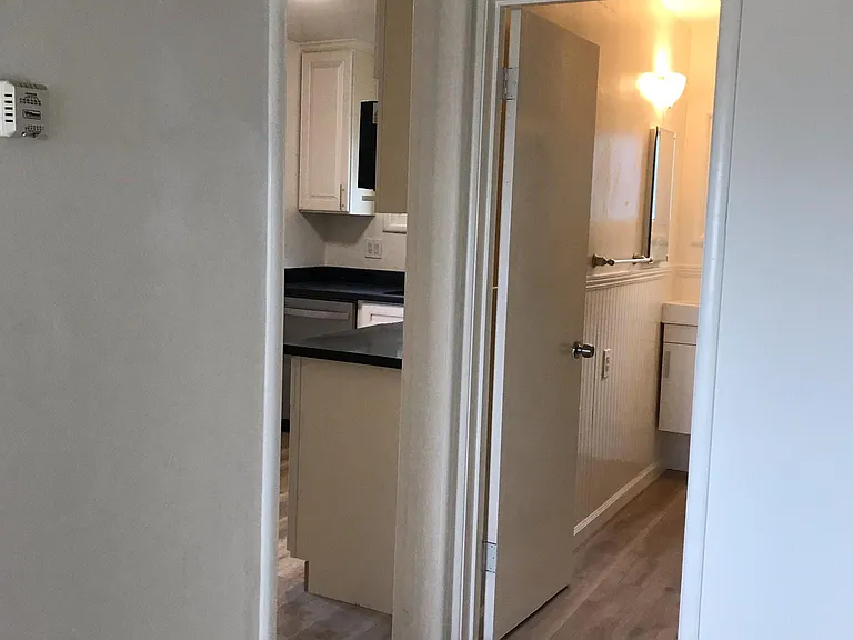 694 Corbett Ave — Photo 6