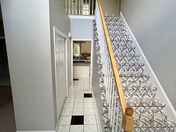 4th image of 24 Penniman Cir