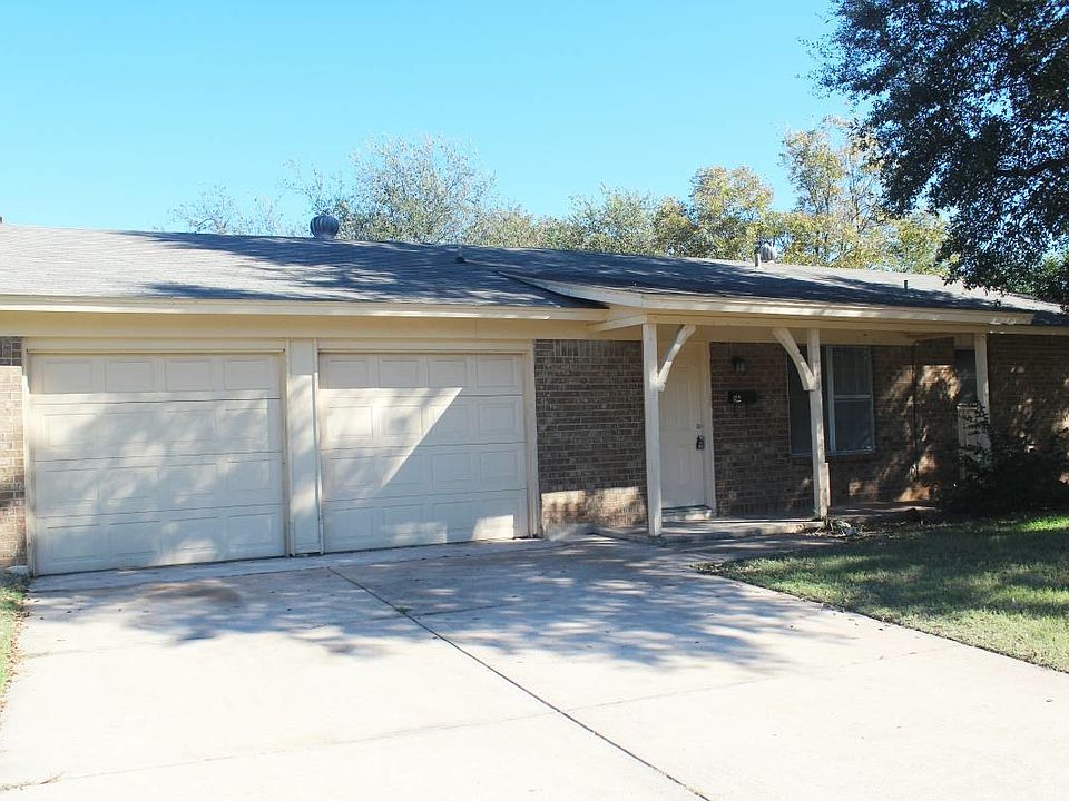 1st image of 500 Wallace Dr