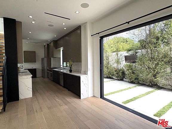 4th image of 4338 Huntley Ave