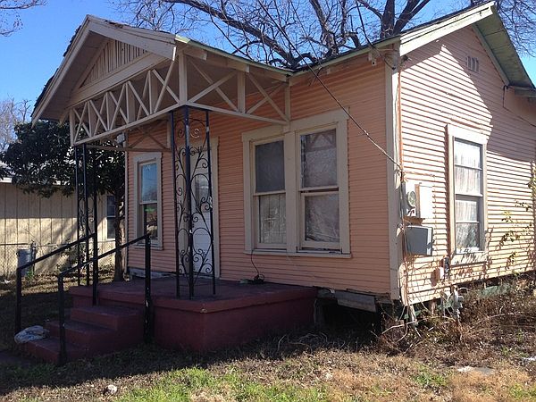 1st image of 2606 Chihuahua St