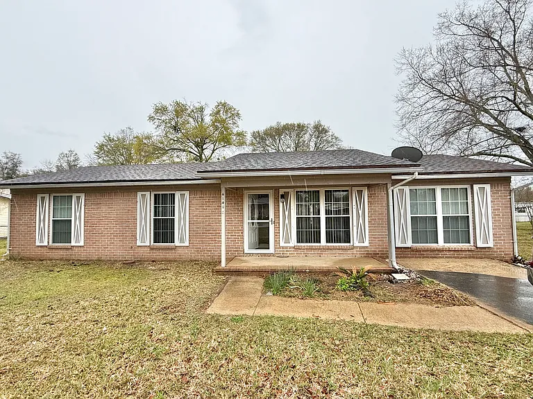 4141 Cinnamon Rd — Photo 2