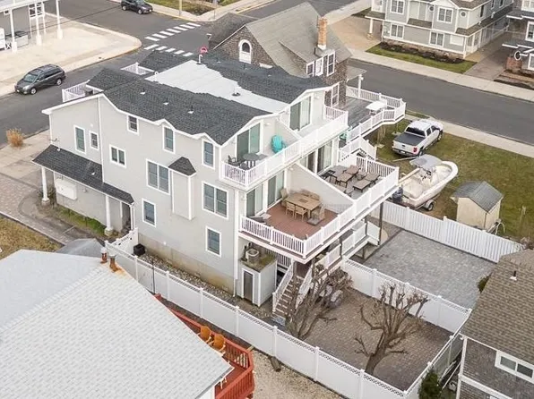 26 54th St #West, Sea Isle City, NJ 08243