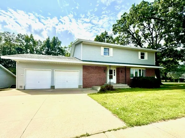 208 W Collins St, Portage, WI 53901