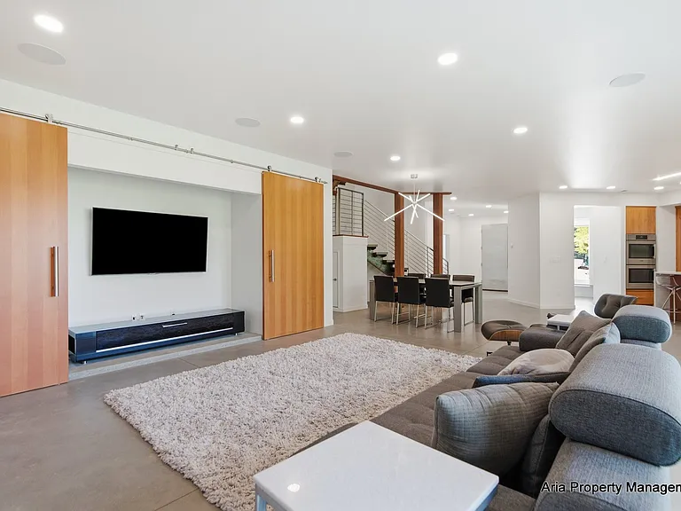 2709 NW Bullfinch Pl — Photo 9
