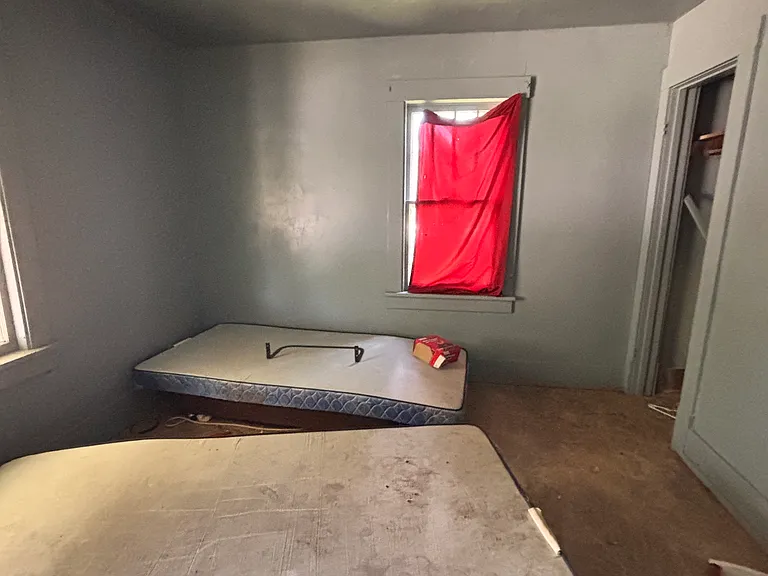 1505 E Walnut St — Photo 7