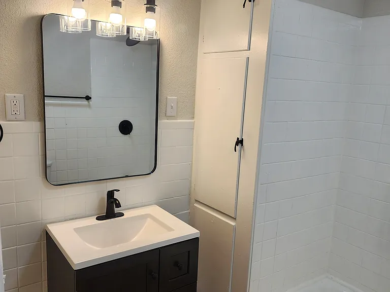 609 Main St #1 — Photo 7