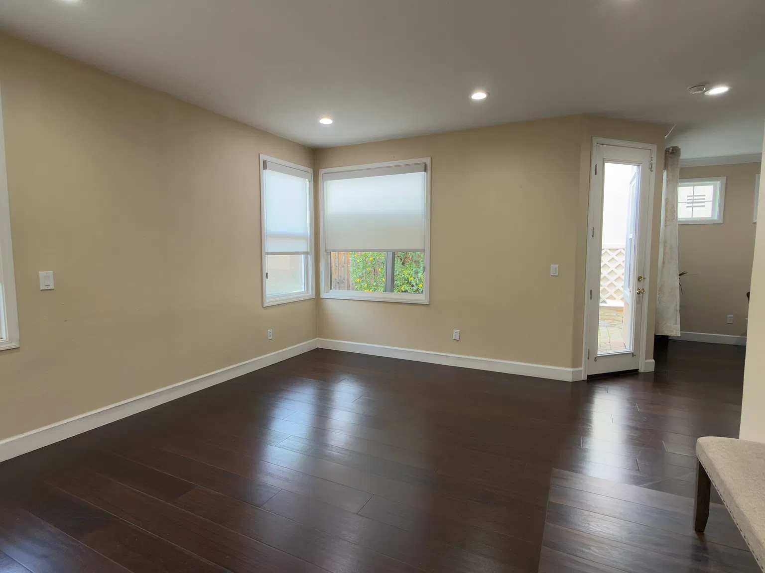 4 bed, 3.5 bath, 2100 sqft, $4,600 — Photo 2