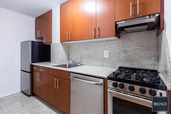 Rented by Bond New York | media 16