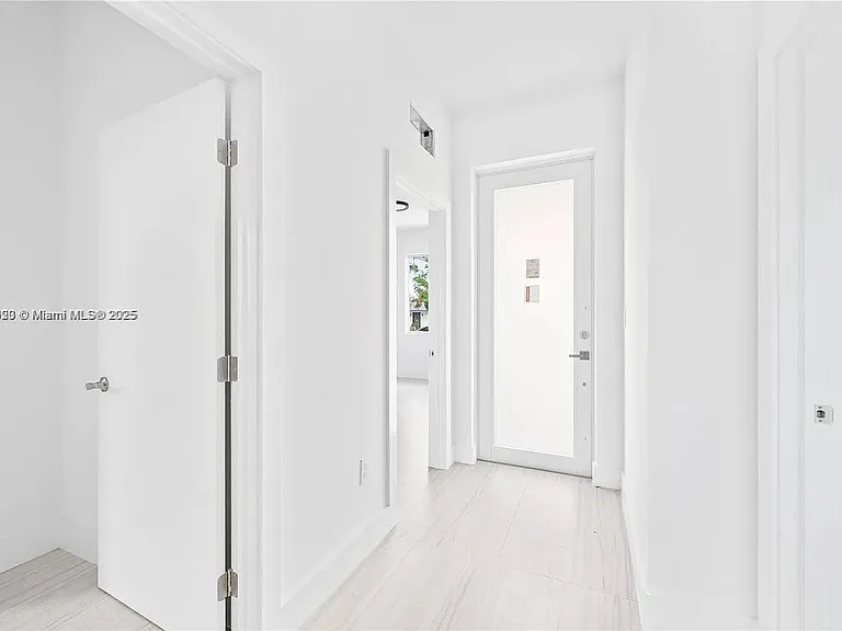 10745 SW 217th St — Photo 4
