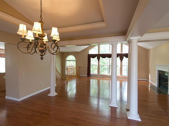 Flexible floor plan creates lots of options for seating areas, as well as great flow for get-togethers large or small. Create di